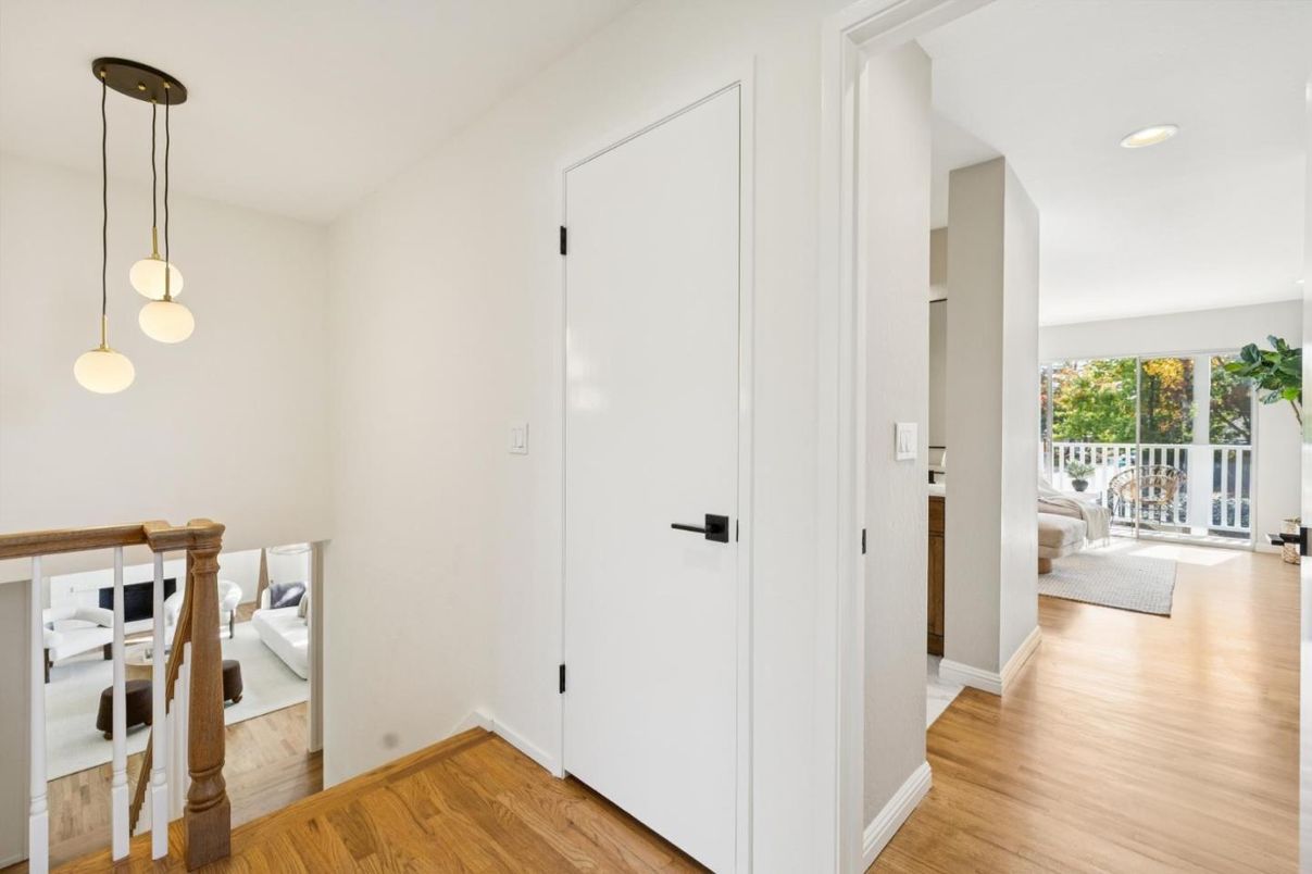 Interior, Pendant Lights, Recessed Lighting, Wood Texture Flooring