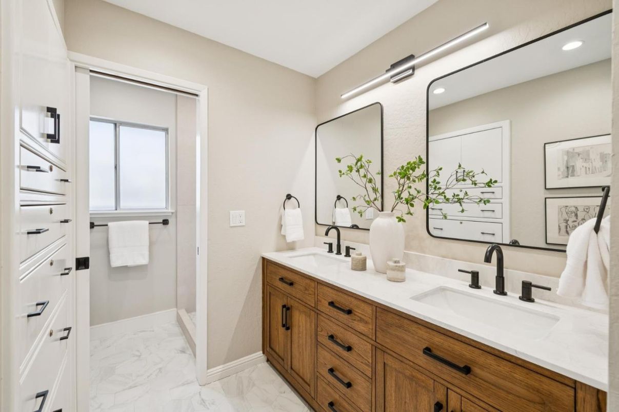 Bathroom, Dual Sink Vanities, Interior, Marble, Recessed Lighting