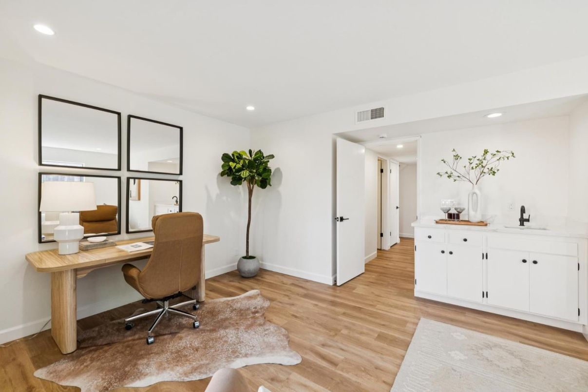 Home Office, Interior, Recessed Lighting, Wood Texture Flooring