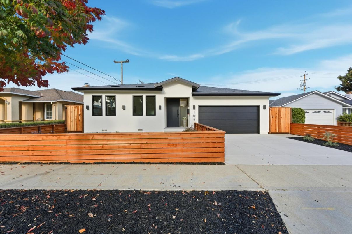 Attached, Exterior, Facade, Solar Panels, Ranch