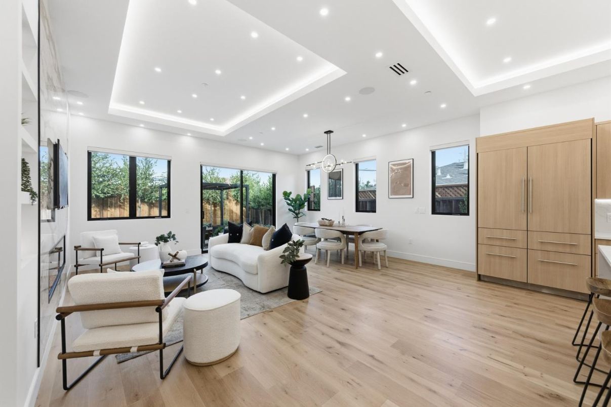 Dining room, Interior, Living room, Pendant Lights, Recessed Lighting, Wood Texture Flooring