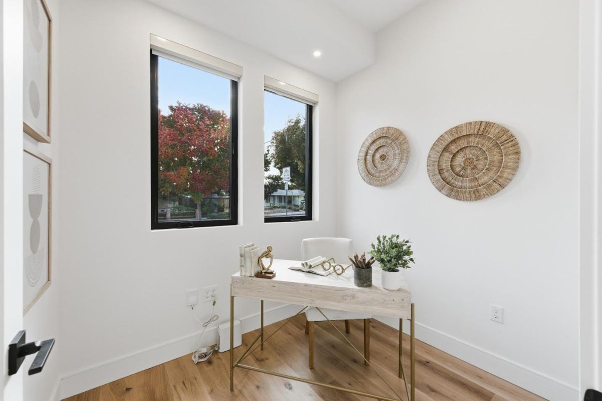 Home Office, Interior, Recessed Lighting, Wood Texture Flooring