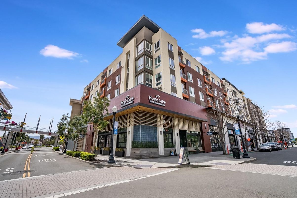 Exterior, Facade, Condo Building