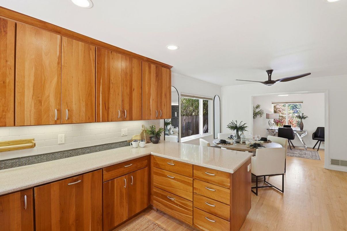 Dining room, Interior, Kitchen, Recessed Lighting, Wood Texture Flooring