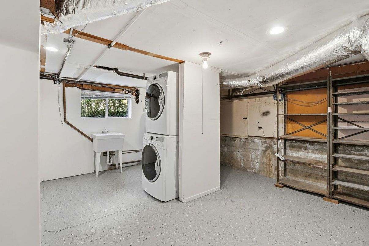 Interior, Recessed Lighting, Utility Closets, Washer