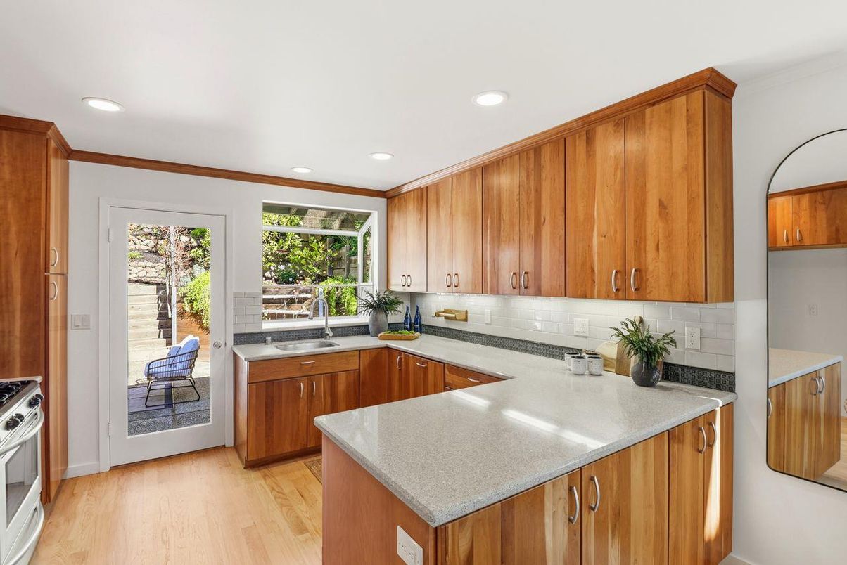 Interior, Kitchen, Recessed Lighting, Wood Texture Flooring