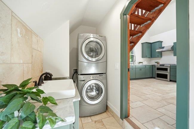 Interior, Kitchen, Utility Closets, Washer