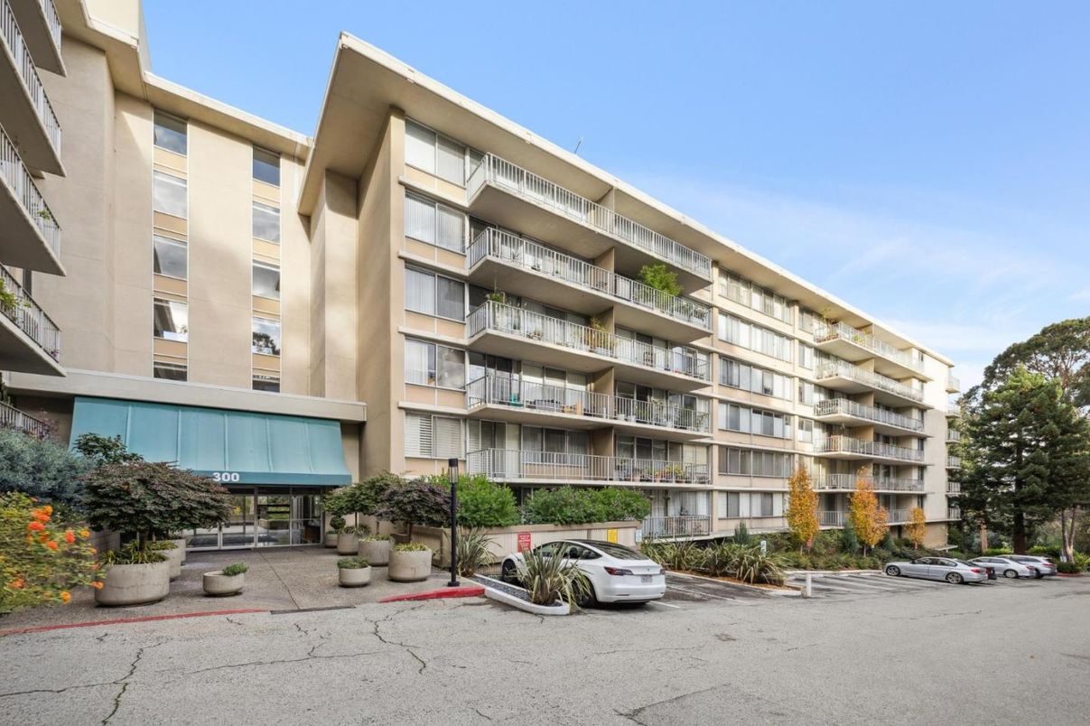 Exterior, Facade, Condo Building