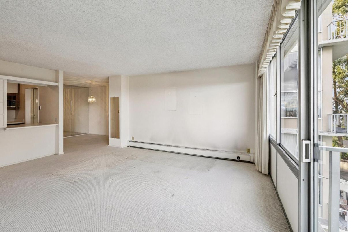 Empty room, Interior, Pendant Lights