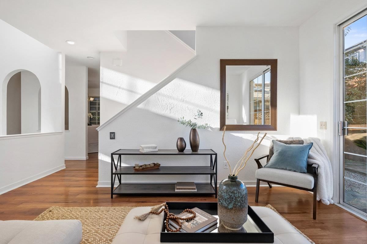 Interior, Living room, Piano, Recessed Lighting, Wood Texture Flooring