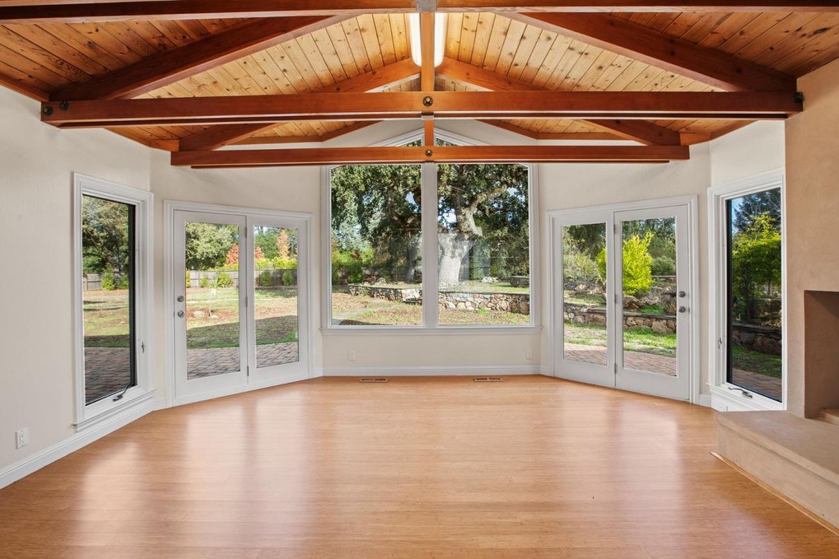 Empty room, Interior, Wooden Beams, Wooden Ceilings, Wood Texture Flooring