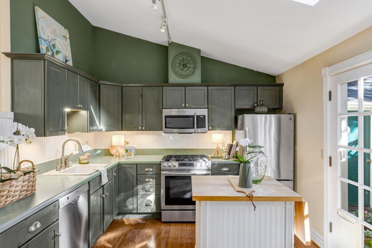 Interior, Kitchen, Stainless Steel Appliances, Wood Texture Flooring