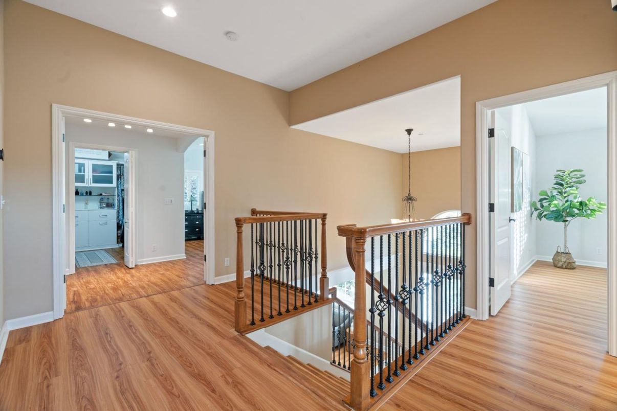 Interior, Pendant Lights, Recessed Lighting, Wood Texture Flooring