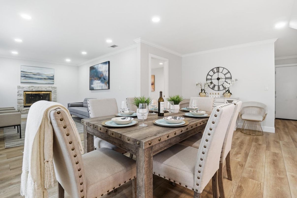 Dining room, Fireplace, Interior, Recessed Lighting, Wood Texture Flooring