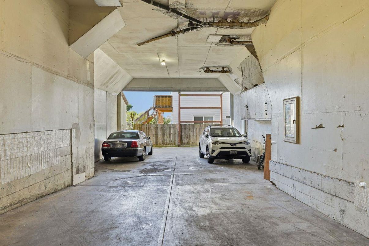 Garage, Interior