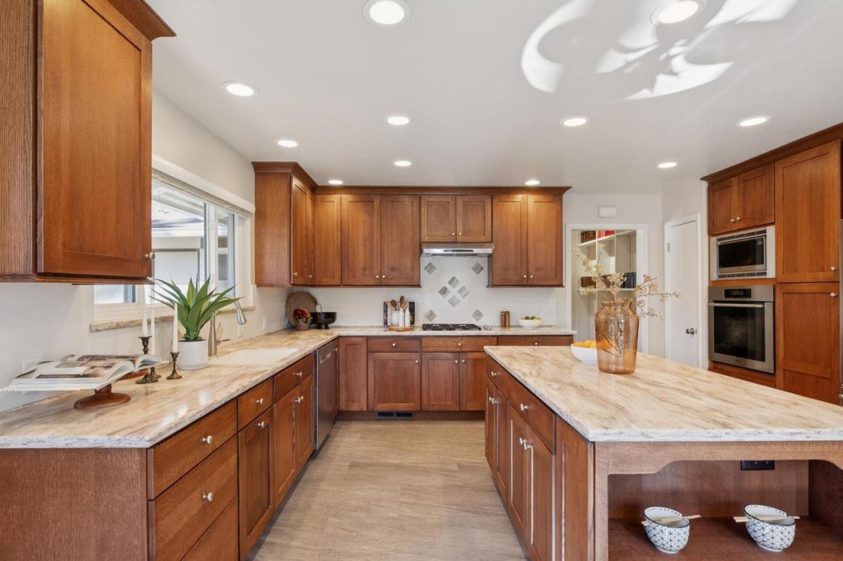 Interior, Kitchen, Recessed Lighting, Wood Texture Flooring