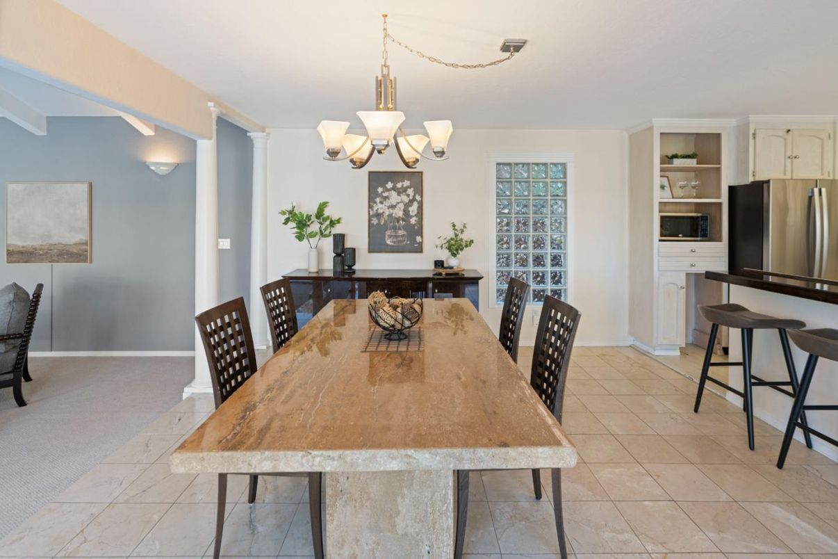 Chandelier, Dining room, Interior