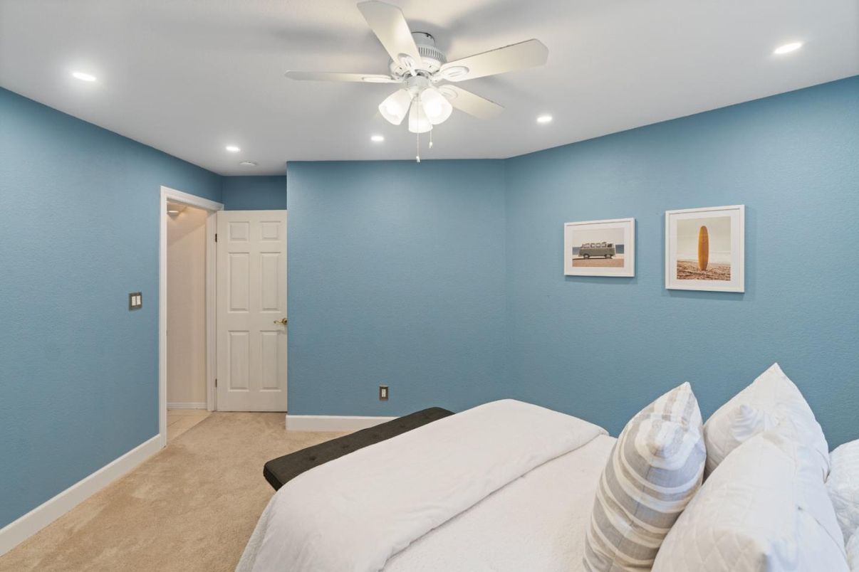 Bedroom, Interior, Recessed Lighting