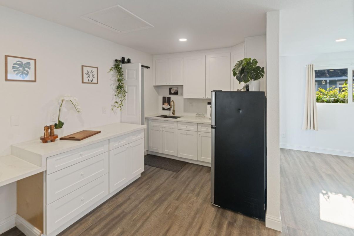 Interior, Kitchen, Recessed Lighting, Wood Texture Flooring