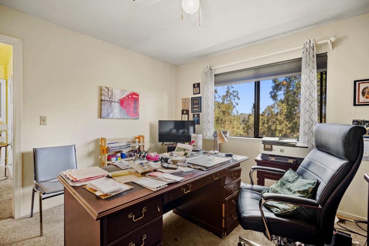 Home Office, Interior