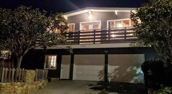 Attached, Exterior, Facade, Modern