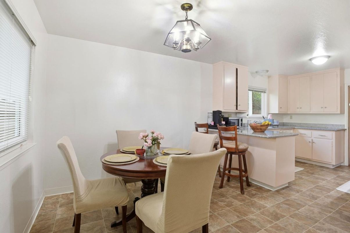 Dining room, Interior, Kitchen, Pendant Lights