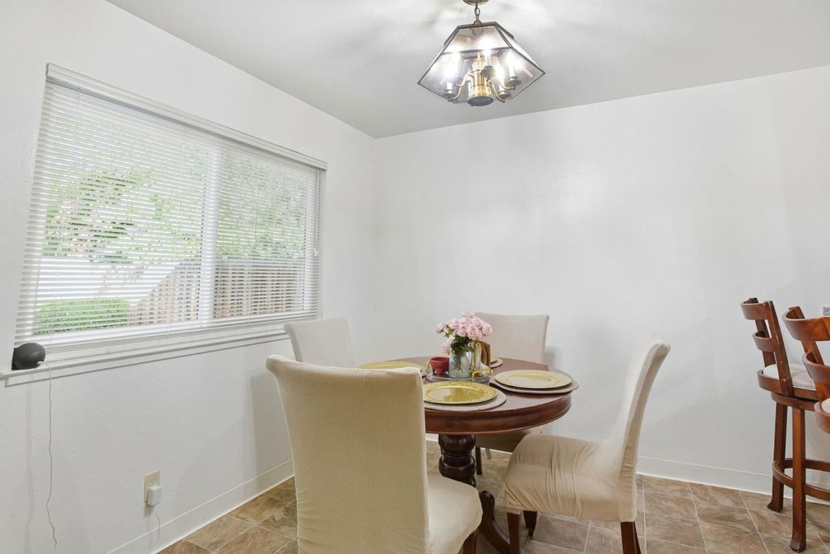 Dining room, Interior
