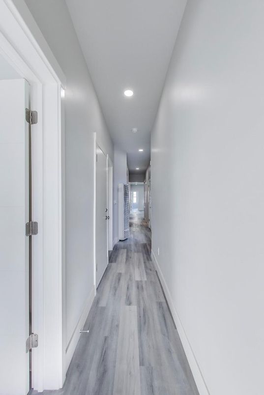 Interior, Recessed Lighting, Wood Texture Flooring