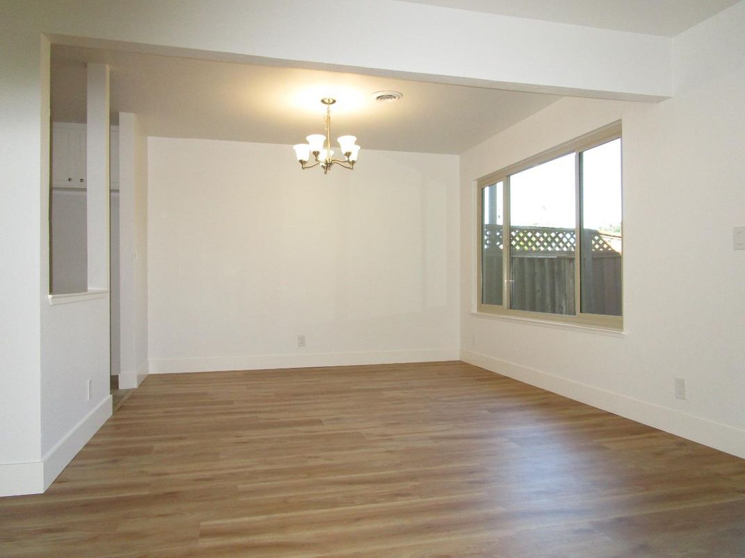 Chandelier, Empty room, Interior, Wood Texture Flooring