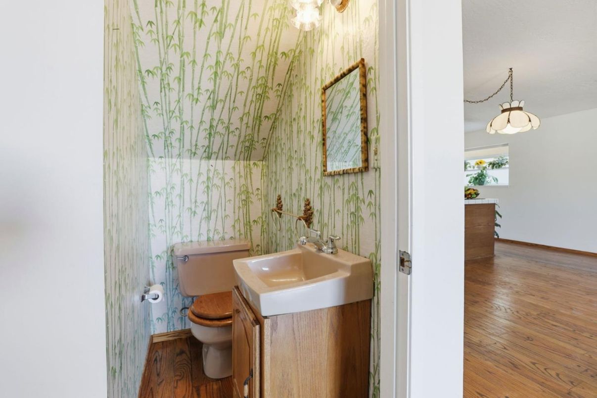 Bathroom, Interior, Pendant Lights, Wood Texture Flooring