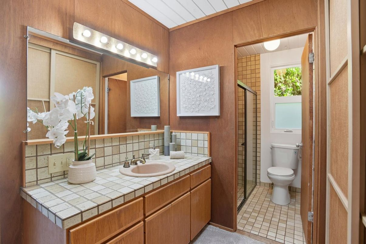 Bathroom, Interior, Tile Countertops