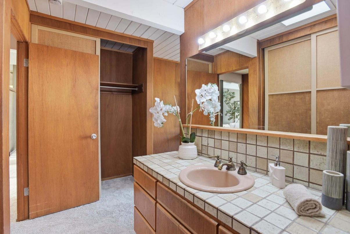 Bathroom, Interior, Tile Countertops