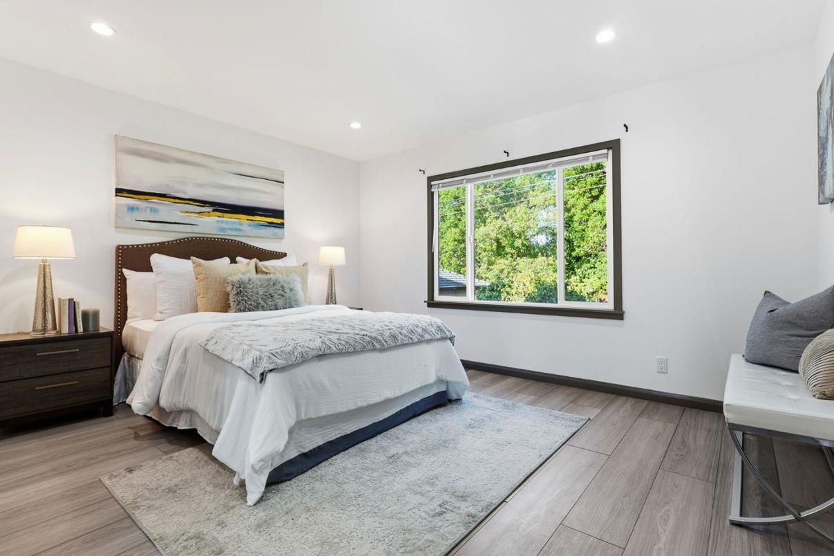 Bedroom, Interior, Recessed Lighting, Wood Texture Flooring