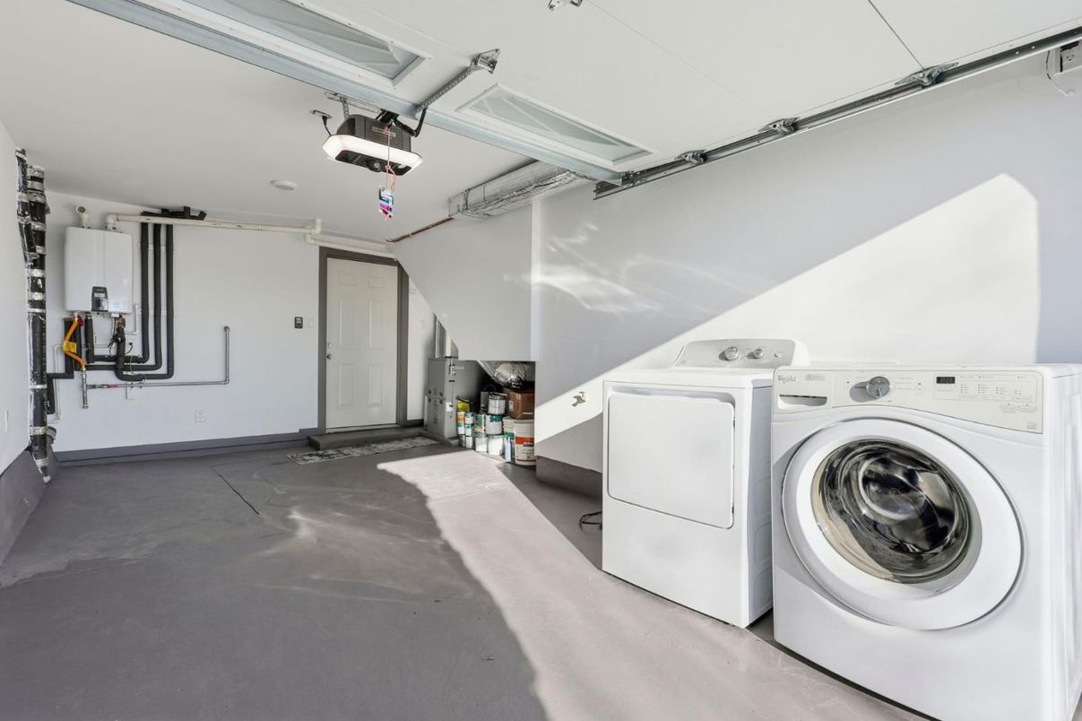 Garage, Interior, Washer
