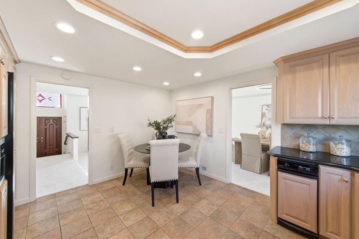 Dining room, Interior, Recessed Lighting