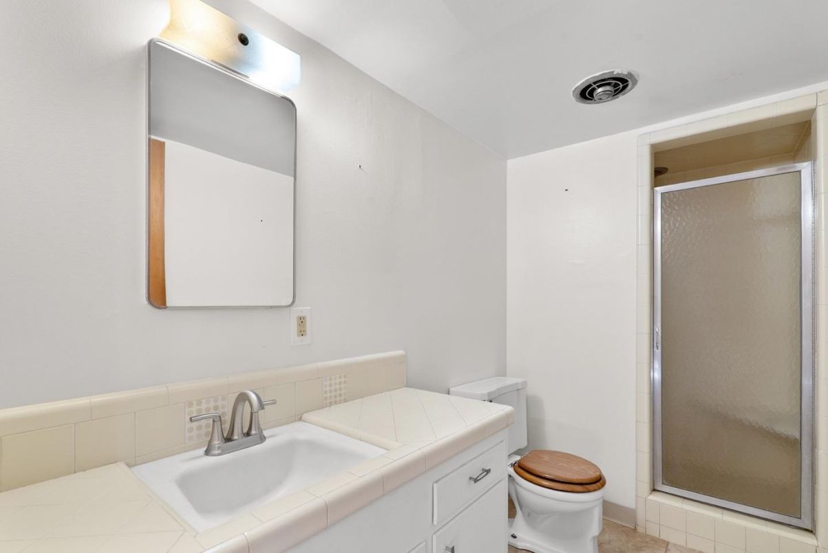 Bathroom, Interior, Tile Countertops