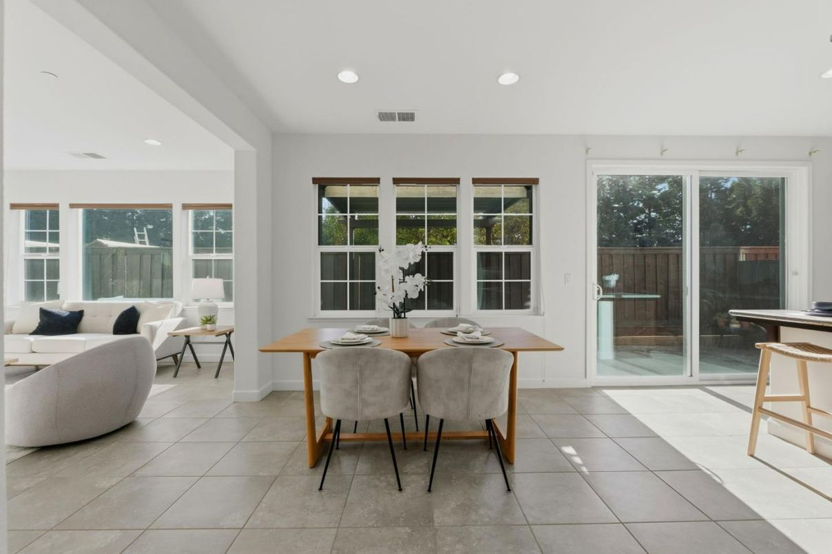 Dining room, Interior, Living room, Recessed Lighting