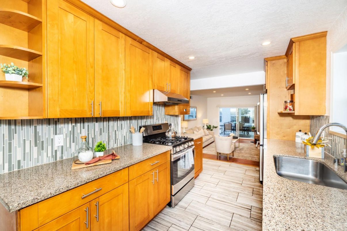 Interior, Kitchen, Living room, Recessed Lighting, Stainless Steel Appliances