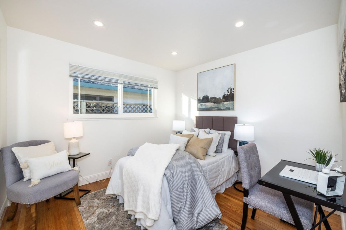 Bedroom, Home Office, Interior, Recessed Lighting, Wood Texture Flooring