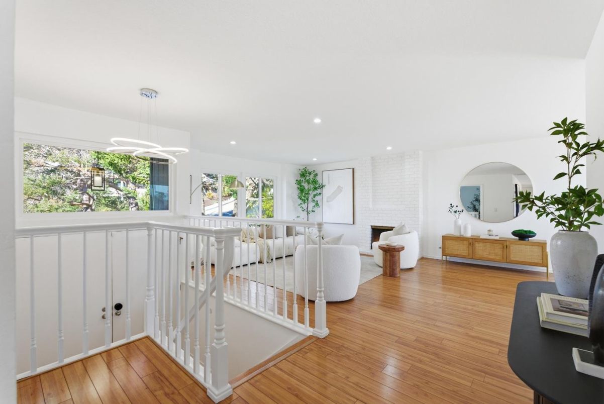 Interior, Pendant Lights, Recessed Lighting, Wood Texture Flooring