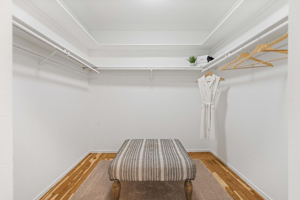 Interior, Walk-in Closets, Wood Texture Flooring