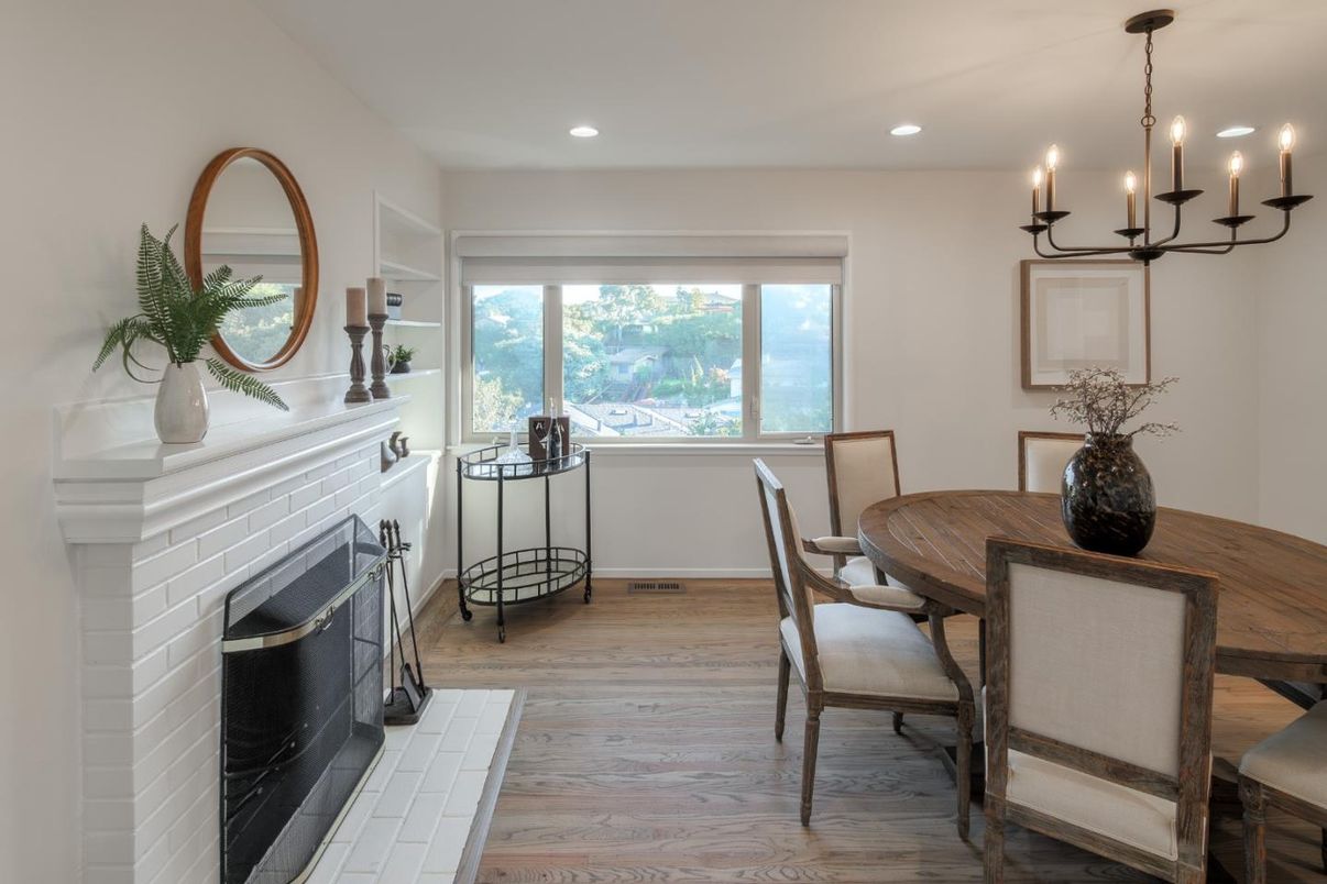 Chandelier, Dining room, Fireplace, Interior, Recessed Lighting, Wood Texture Flooring