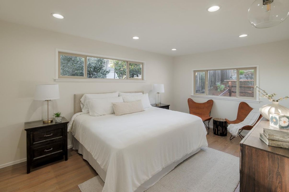 Bedroom, Interior, Recessed Lighting, Wood Texture Flooring