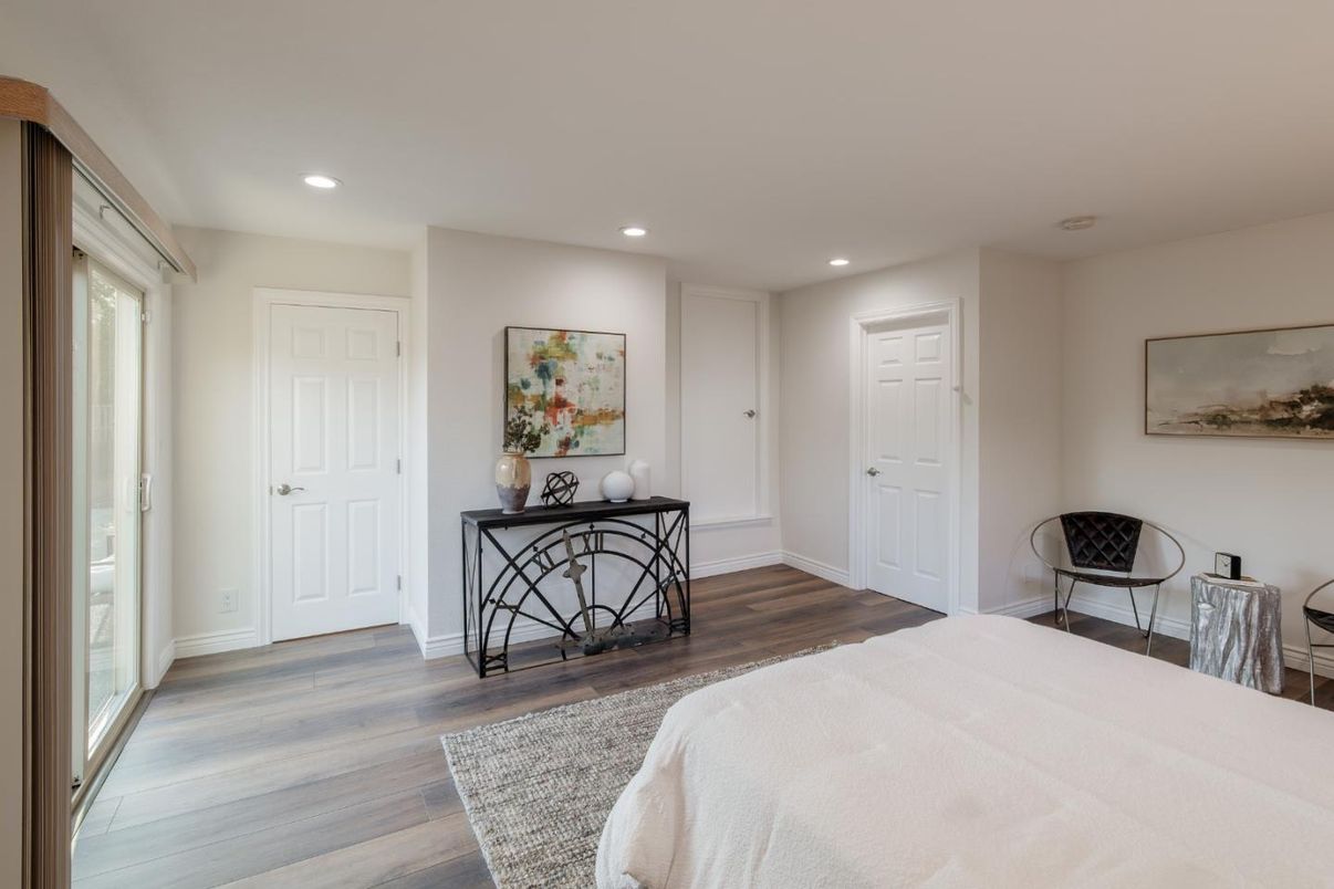 Bedroom, Interior, Recessed Lighting, Wood Texture Flooring