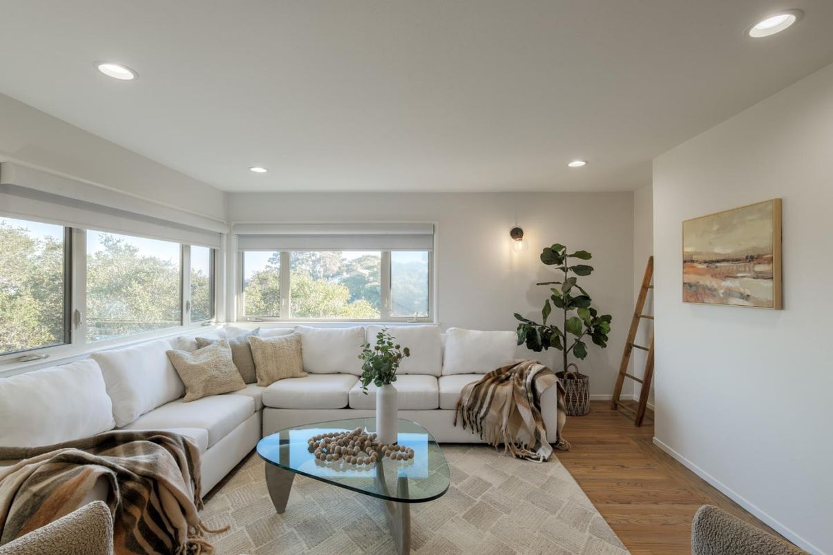 Interior, Living room, Recessed Lighting, Wood Texture Flooring