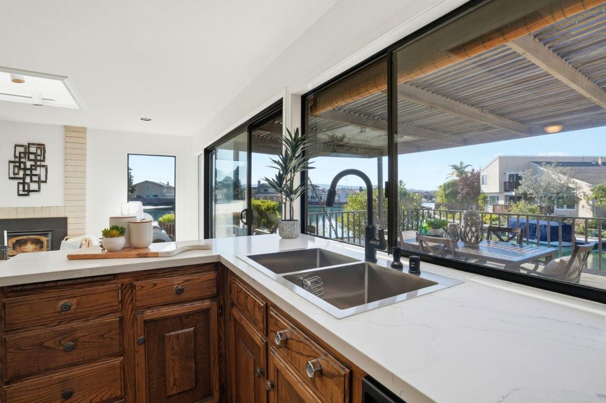 Fireplace, Interior, Kitchen