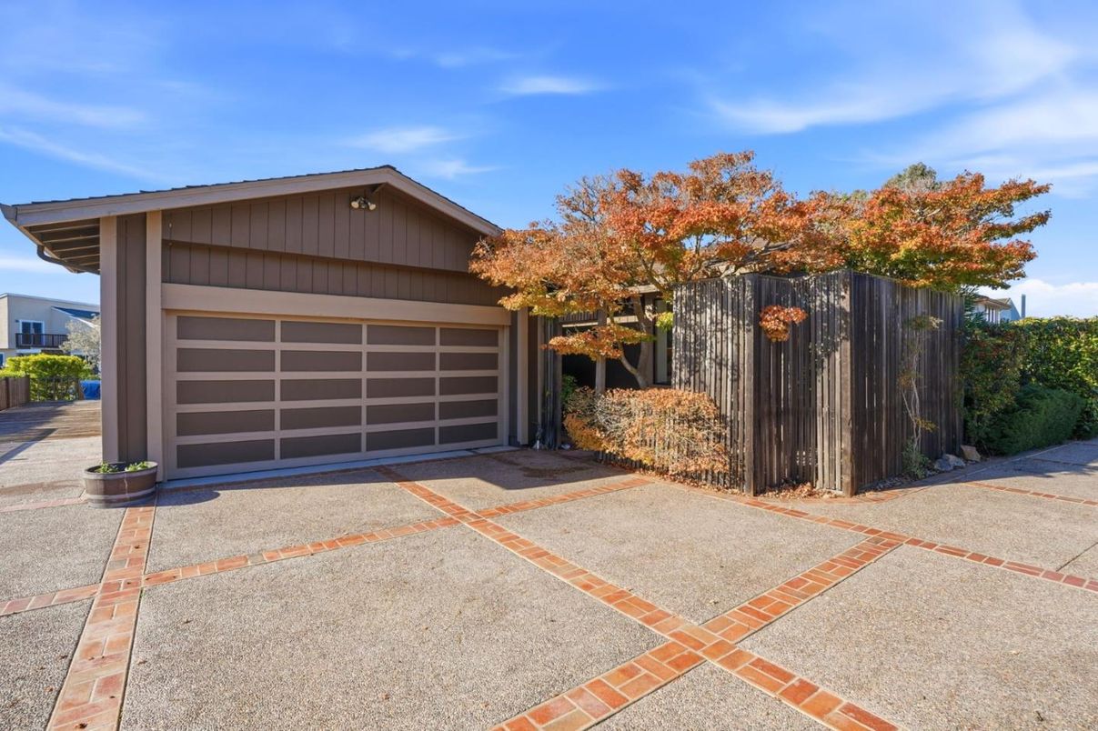 Detached Garage, Exterior