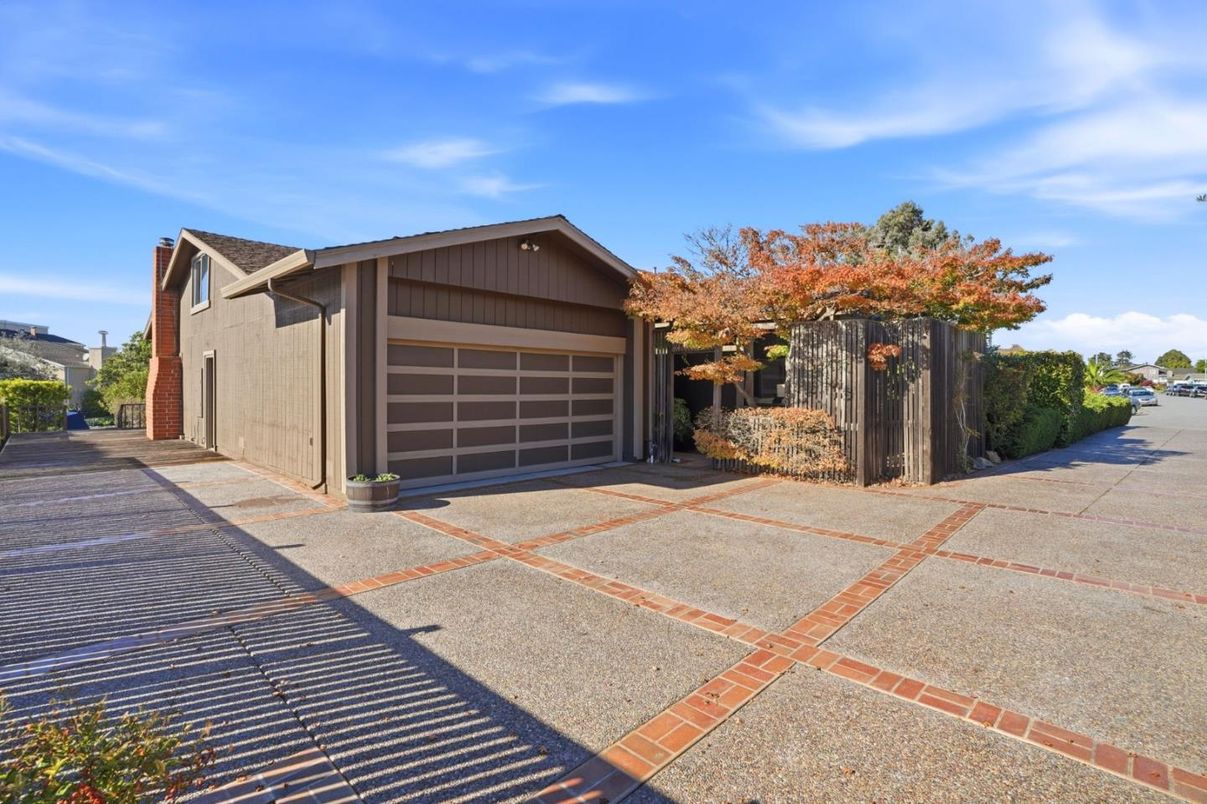 Detached Garage, Exterior