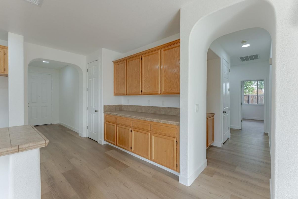 Interior, Recessed Lighting, Wood Texture Flooring