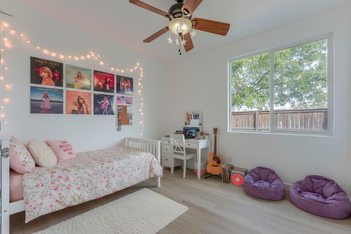 Bedroom, Home Office, Interior, Wood Texture Flooring